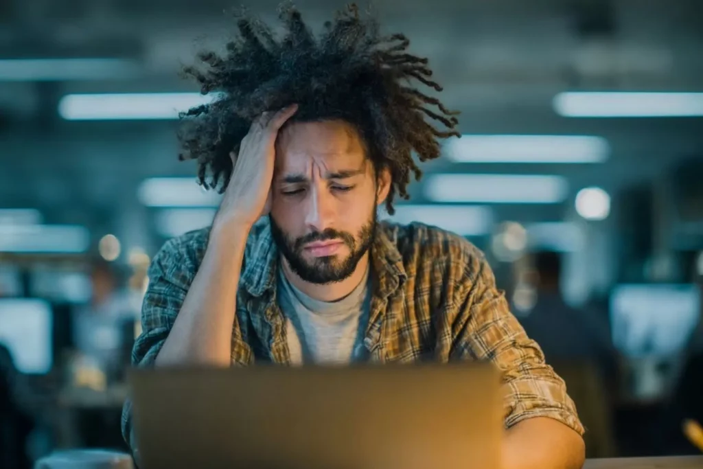 a man not feeling gratitude towards his work